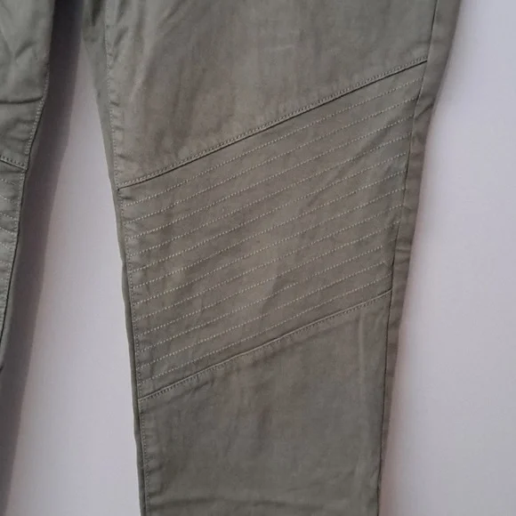 American Eagle Green pants - Picture 3 of 4